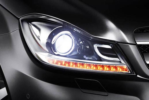 Mercedes-Benz V-class हेडलाइट्स अपग्रेड